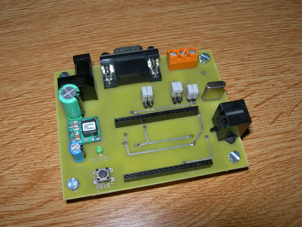 MCS08DZ60 Evaluation Board MCS08DZ60 Evaluation Board