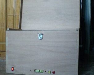 Build your Own PCB Exposure Box with Fluorescent Lamps and Countdown System