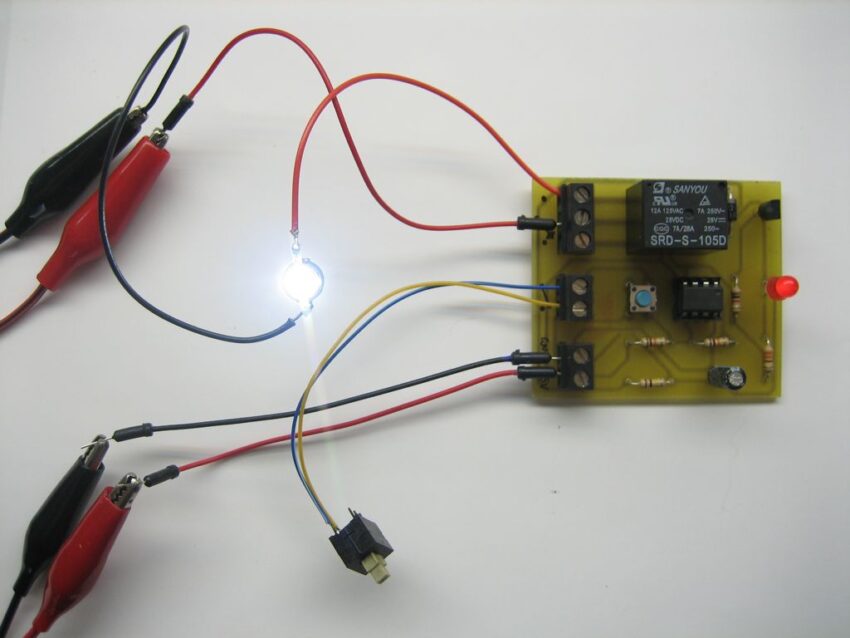 Toggle ON / OFF Switch with a single push-button - Electronics-Lab