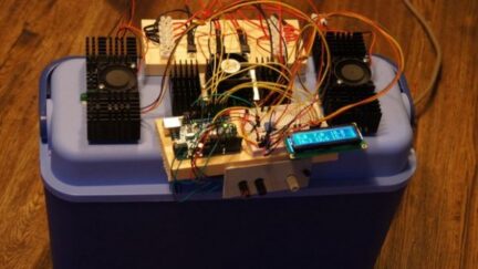 Temperature controlled coolbox