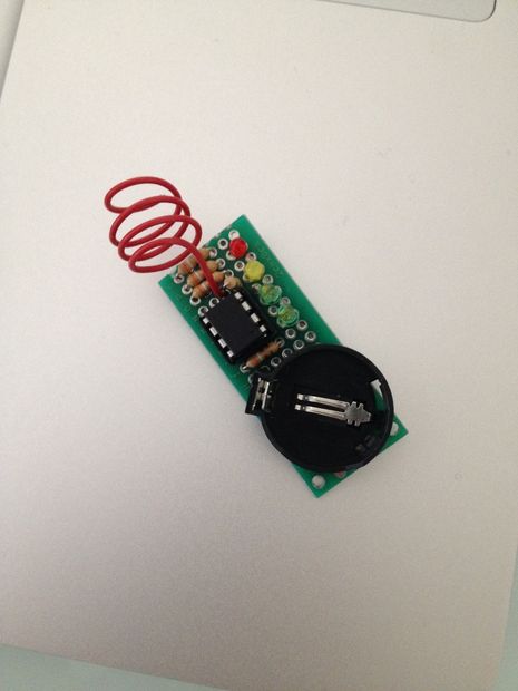 Attiny85 EMF detector - Electronics-Lab.com