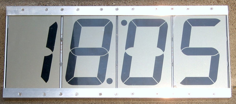 LCD clock with 4″ display