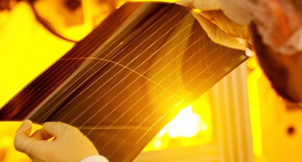 Organic solar cells set new efficiency record