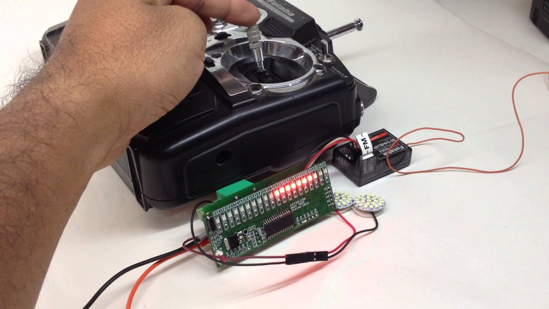 RC Signal Monitor Using Bargraph & RC Switch using Relay