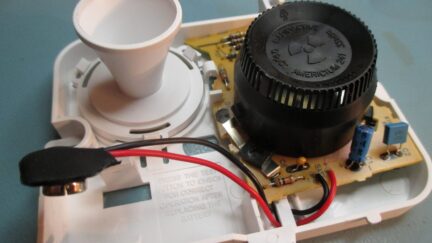 Nuclear physics applied in smoke detectors