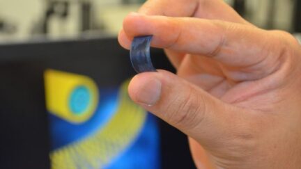 These tiny batteries can be charged in seconds and last for a week