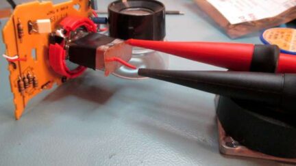 Radioactivity detection using very simple ionization chamber