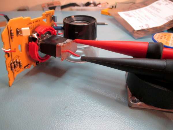 Radioactivity detection using very simple ionization chamber Radioactivity detection using very simple ionization chamber