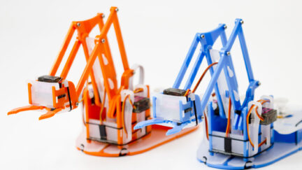 Anyone Can Build A Robot Arm With MeArm Pi