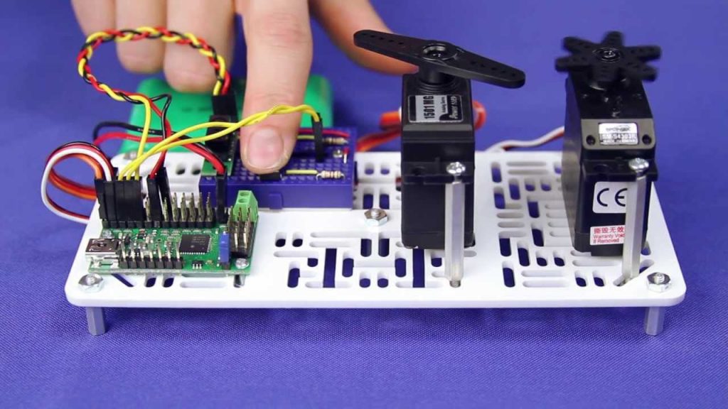 Micro Maestro 6-Channel USB Servo Controller