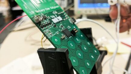 Cell Phone Can Make Calls Without a Battery
