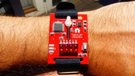 Solr: Digital Wrist Watch Calculates time from Sun Position