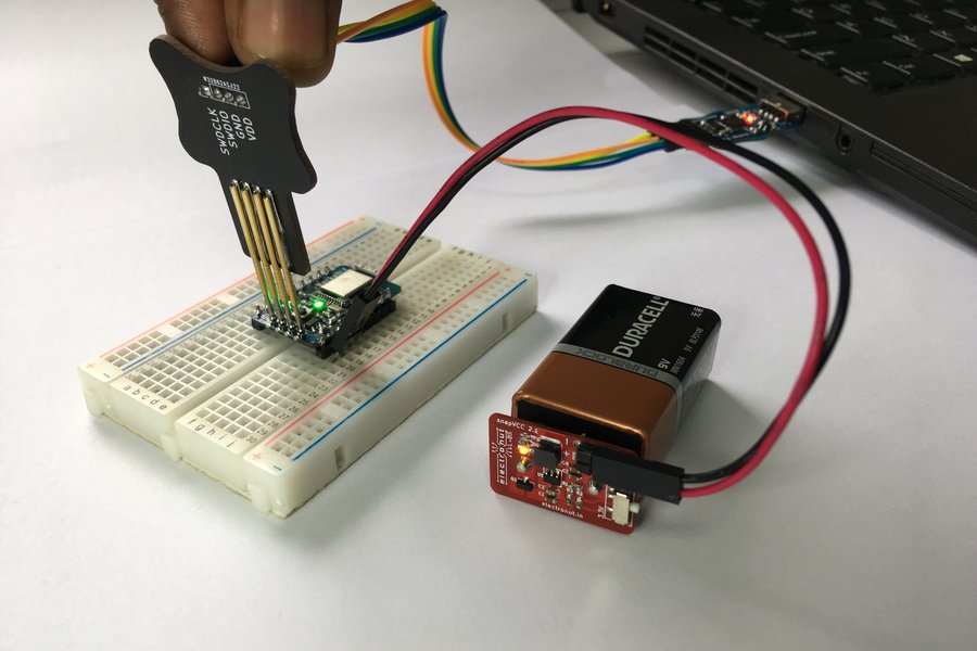 hackaBLE – tiny nRF52832 BLE development board