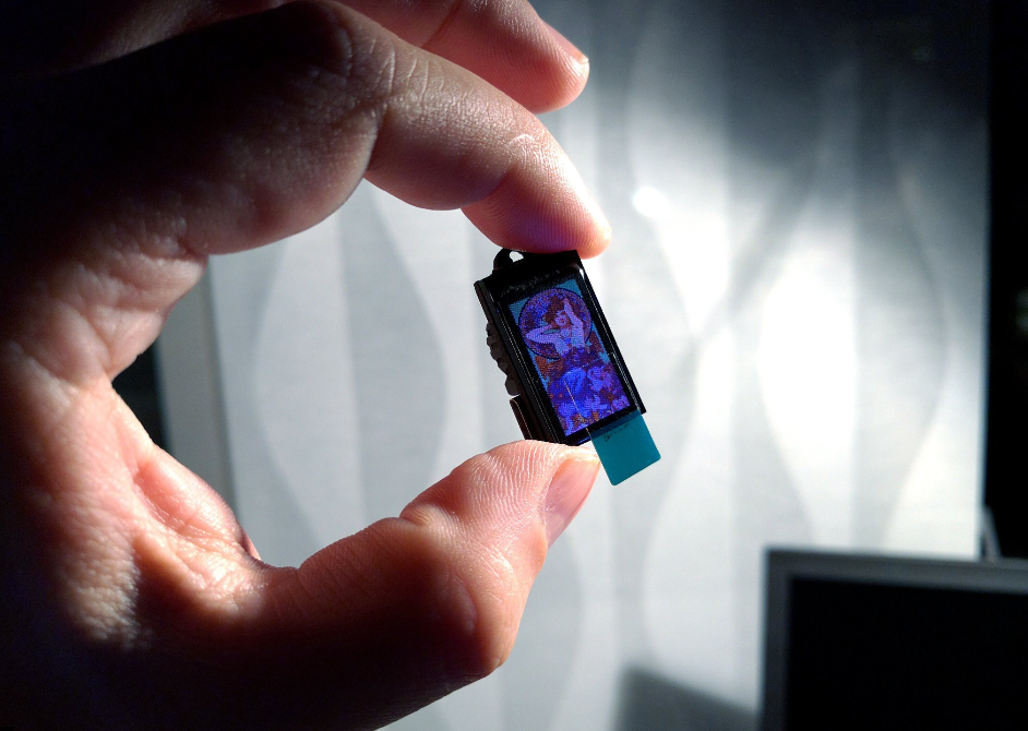 A Wearable Tiny Video Pendant