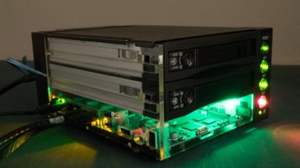 DIY NAS / Router in 3-bay hot swap enclosure
