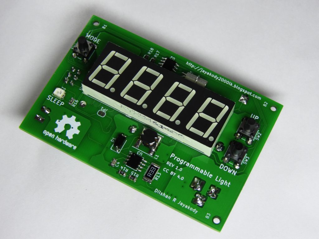 Programmable light controller with ATmega8 and DS1307