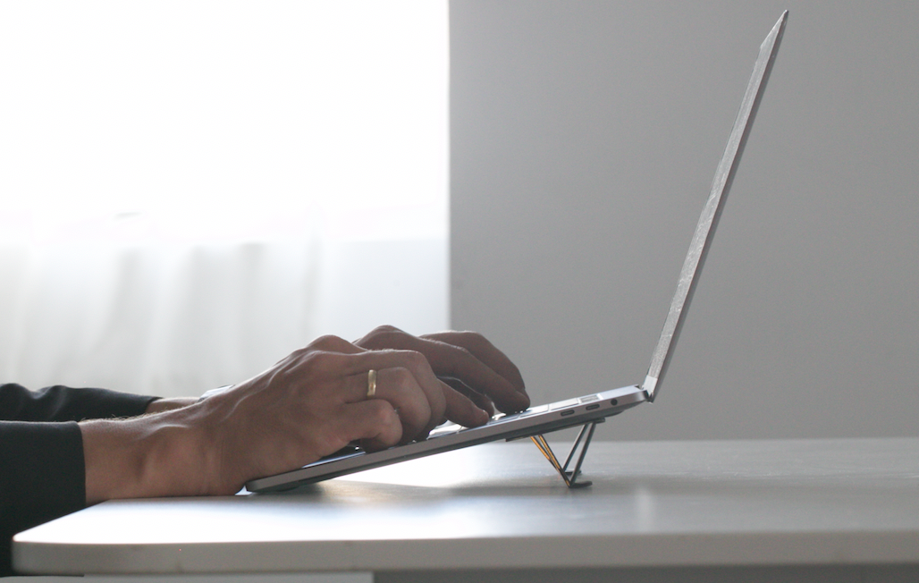 Tesmo Kickstand: Truly invisible laptop stand that weighs nothing and takes up zero space