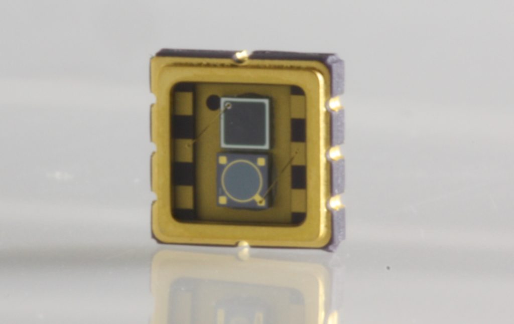 New Broadband Hybrid Silicon-InGaAs Photodetectors