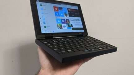 Peakago 7-inch Windows 10 Fanless Mini-Laptop Launched for $269 and Up
