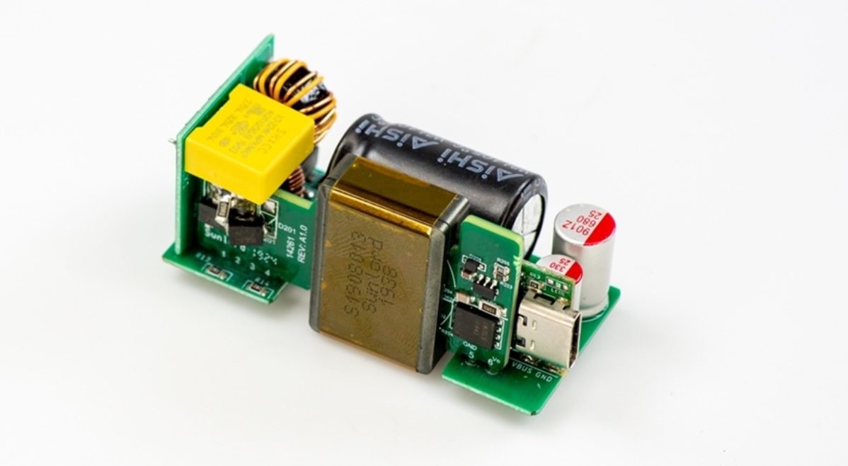 45W USB-PD SMPS Reference Design Delivers 21.5W/in3 45W USB-PD SMPS Reference Design Delivers 21.5W/in3