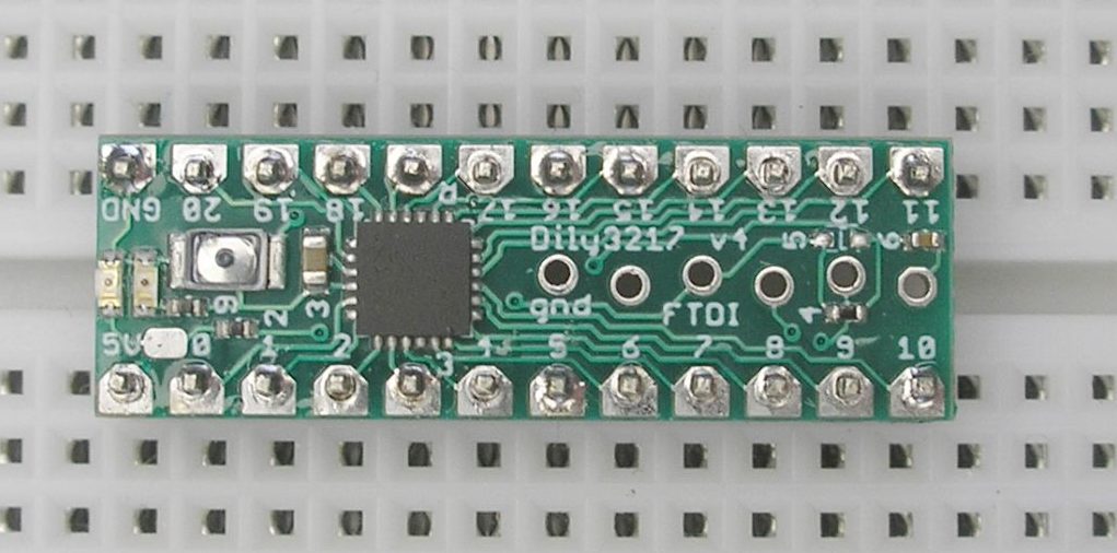 Mini ATtiny3217 development breakout board in DIL24