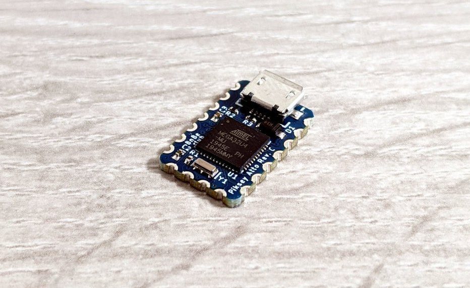 Piskey Atto is a Tiny Arduino Compatible Board with USB