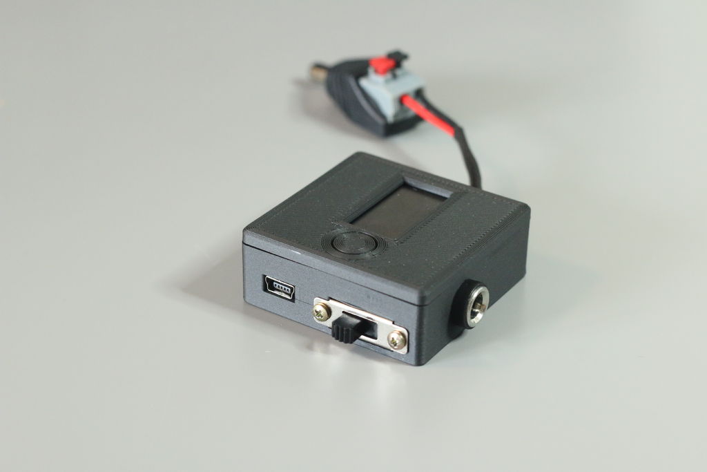 Monitor voltage and current with the Tiny V/A Meter Monitor voltage and current with the Tiny V/A Meter