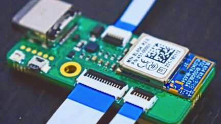 Meet the Life Data Link Monitor Designed to Combat COVID-19