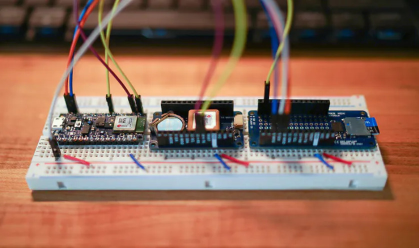 DIY GPS Tracker Features Three Arduino boards