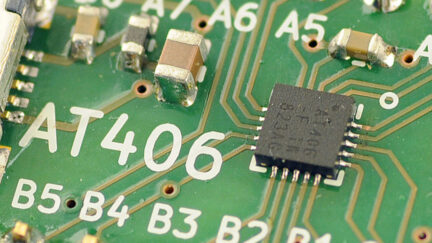 OMZLO Programs the new TinyAVR MCUs