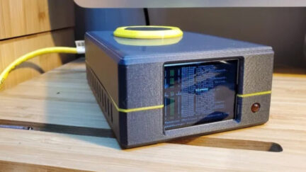 CodemanHB Posts His DIY NAS Device on Reddit
