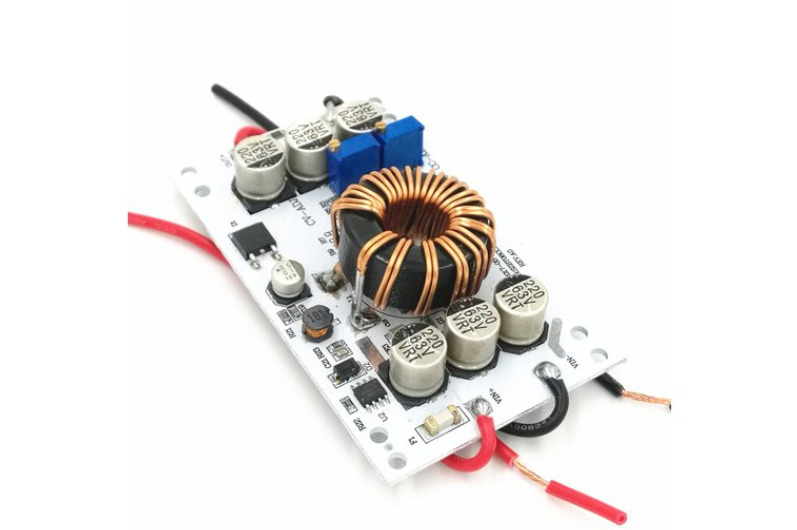 600W Step-Up Boost Converter (12 - 60 V / 10 A) with Adjustable Voltage and  Current 