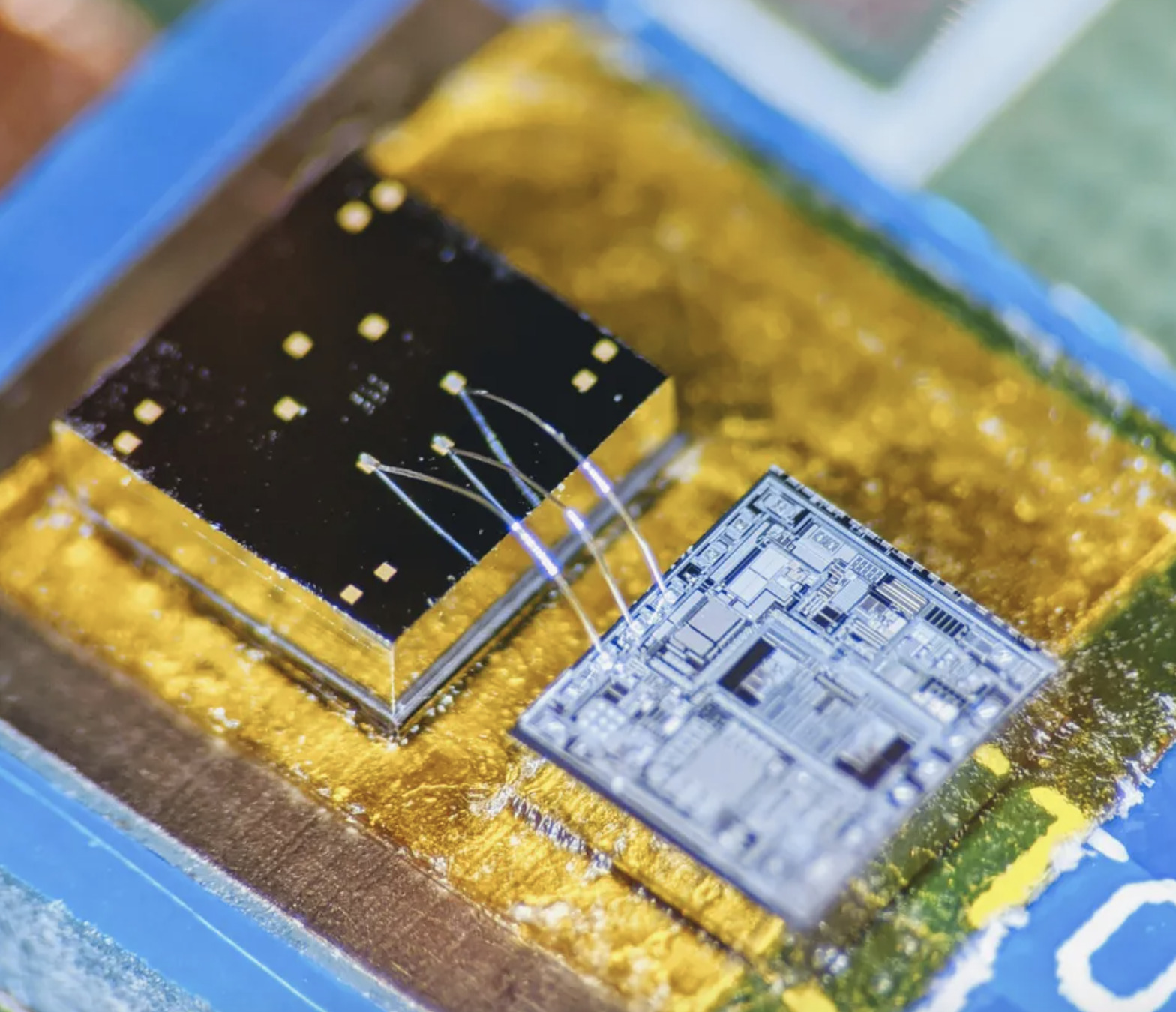 Super Sensor On A Chip can Monitor the Heart and Lungs using Sounds/Vibrations