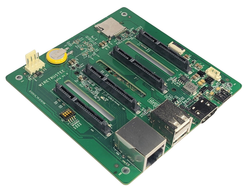 Wiretrustee designs a Four-port SATA Raspberry Pi CM4 carrier board for low-power NAS