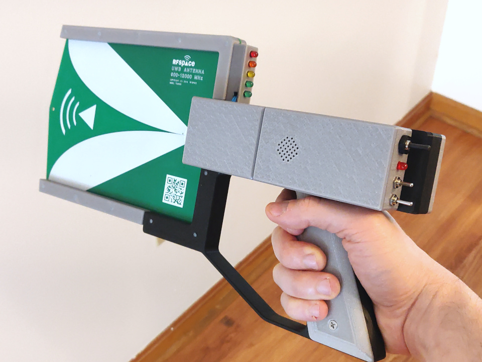 This RF Listener Lets You Hear The RF Sources! This RF Listener Lets You Hear The RF Sources!