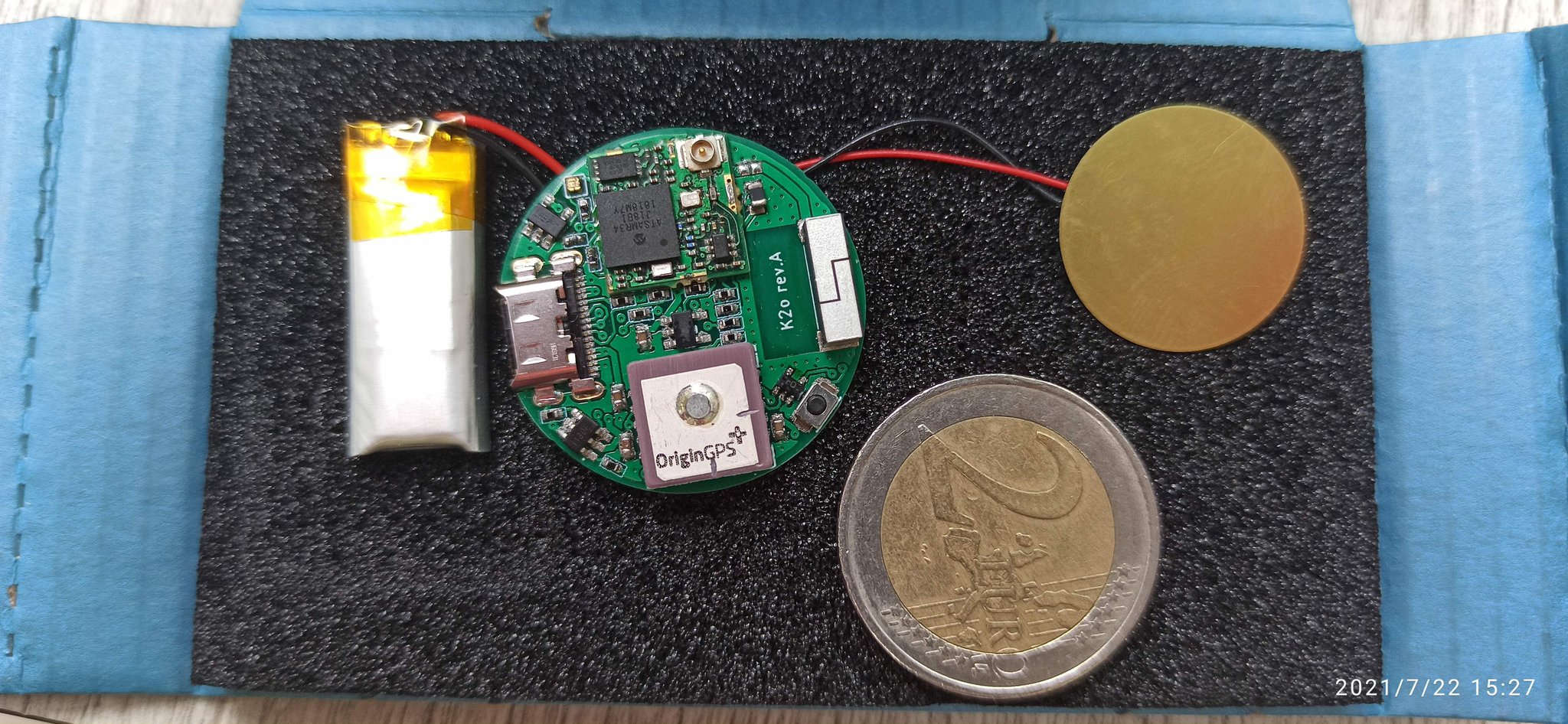 Meet the Coin-Sized GPS Cat Tracker – the Katzen Tracker