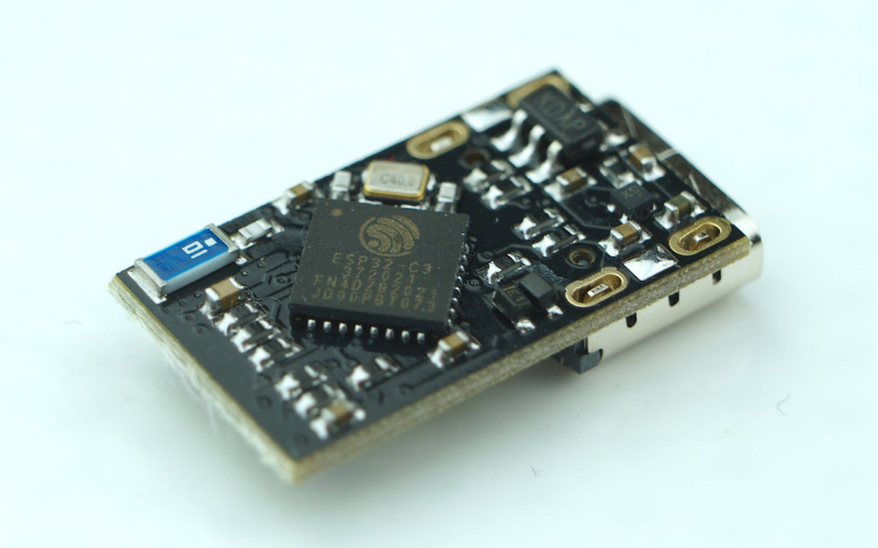 Picoclick C3T IoT Button Built Around ESP32-C3 RISC-V Processor – Supports WiFi and BLE