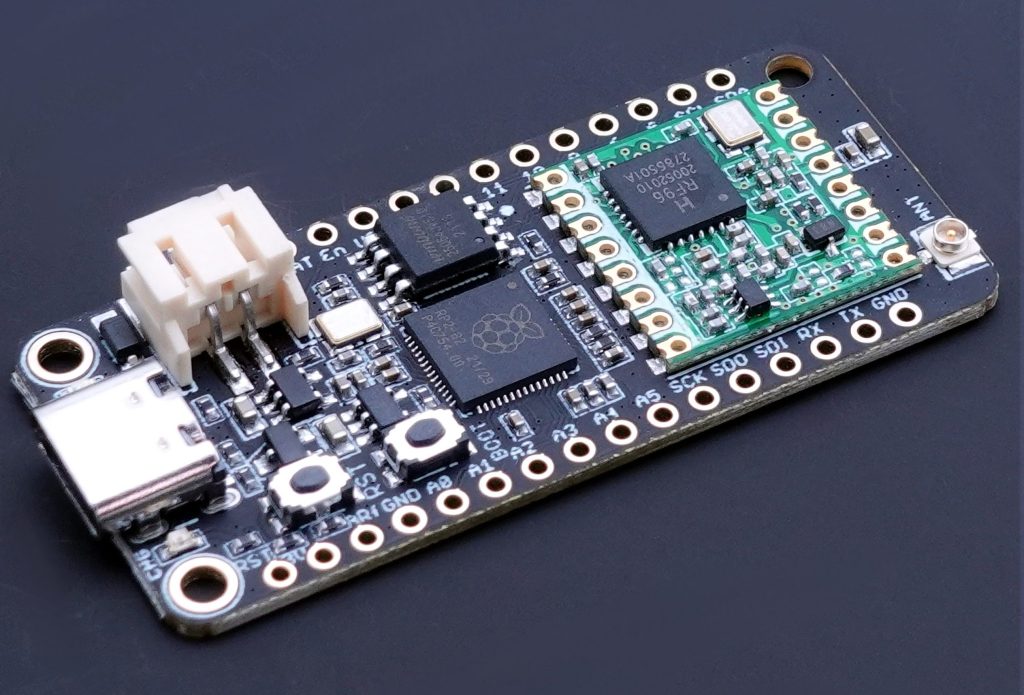 Feather-sized Challenger RP2040 LoRa with improved wireless connectivity