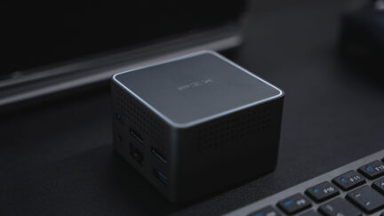 PIX NII mini PC with powerful dual 4K HDMI video stream through Wi-Fi 6 connectivity