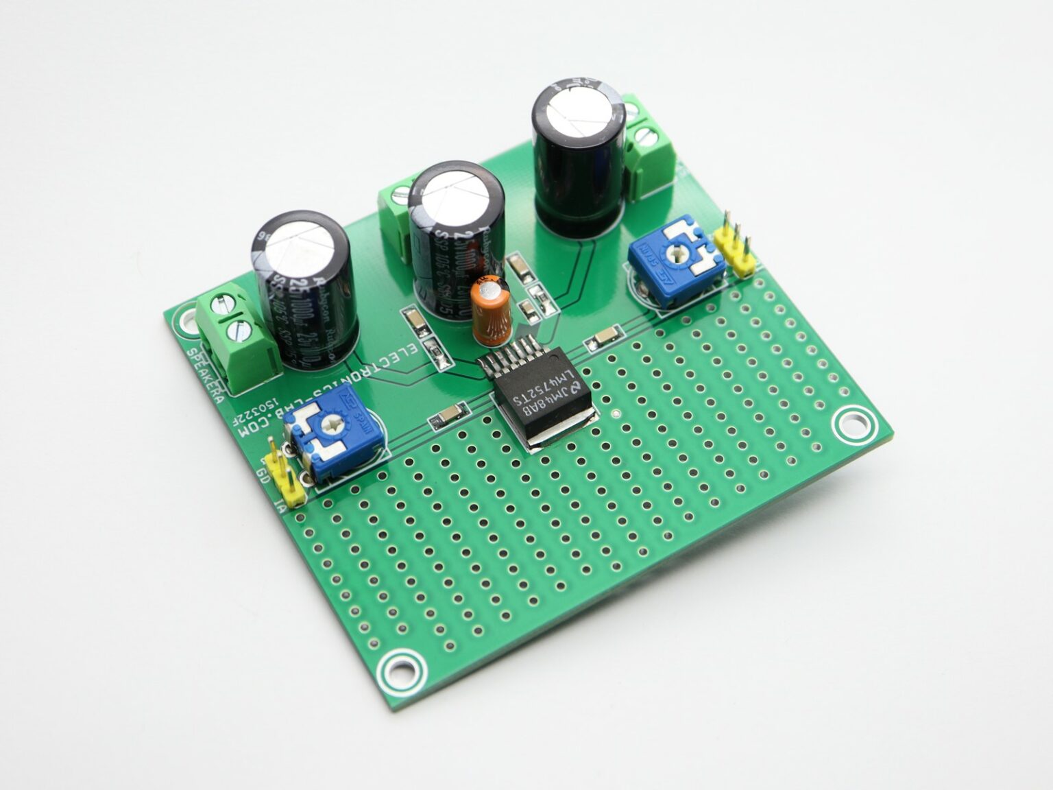 2.5W Stereo Audio Amplifier using LM4752