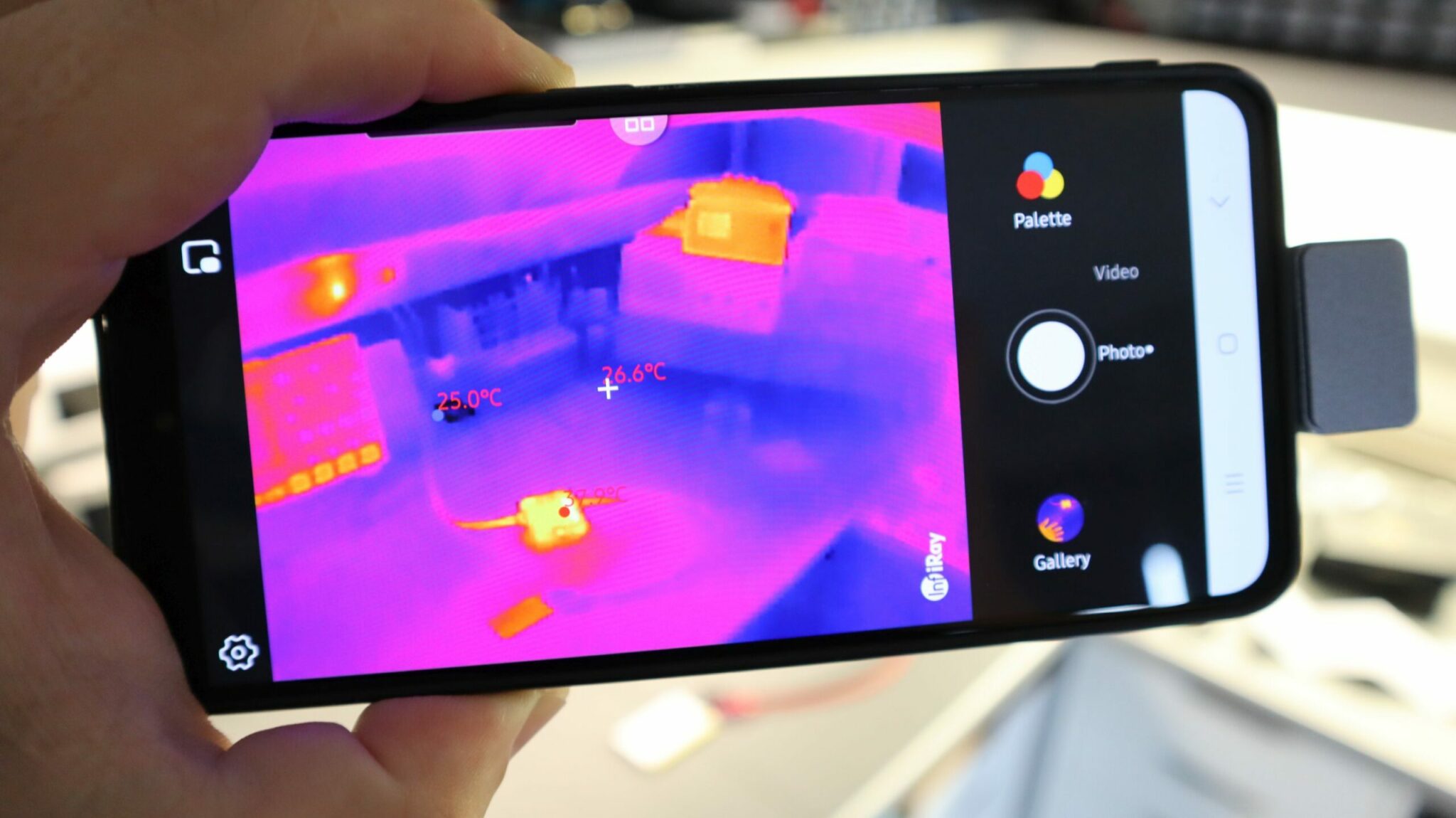 INFIRAY Xinfrared P2 PRO Thermal Camera Review - Electronics-Lab.com
