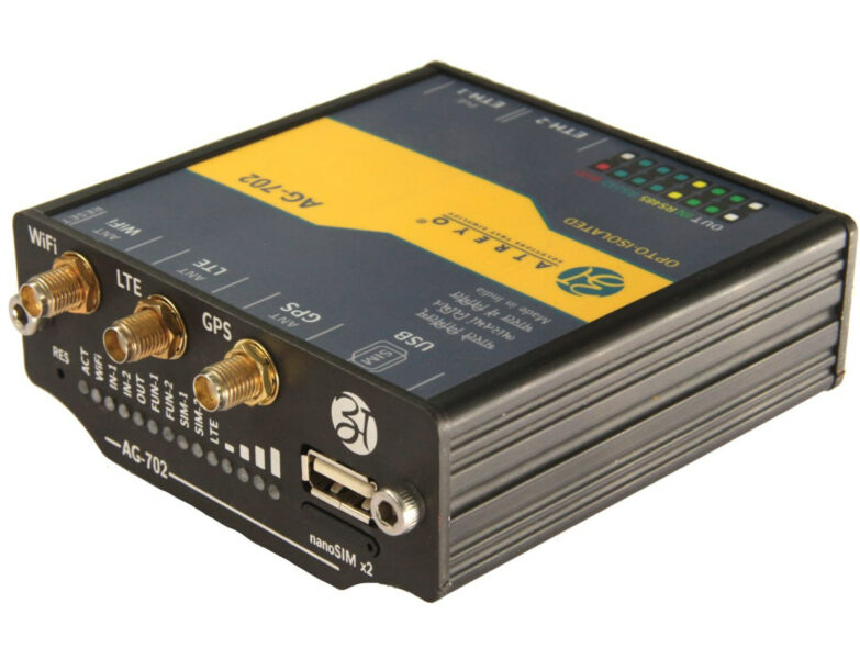Industrial OpenWrt gateway features MediaTek MT7628 SoC, WiFi, LTE, and GNSS connectivity