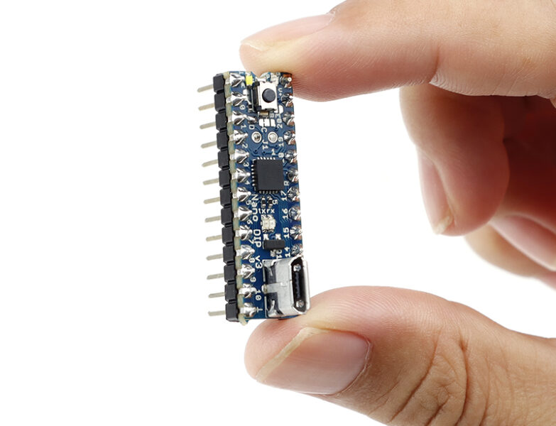 Smallest complete Arduino board - Electronics-Lab.com