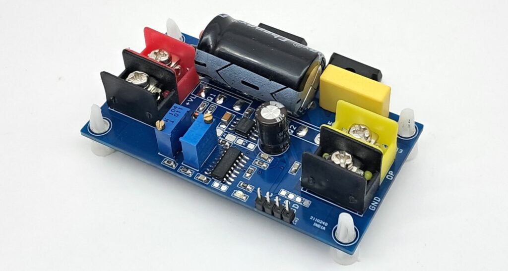 High-Voltage Half-Bridge Board with Adjustable PWM Signal Generation High-Voltage Half-Bridge Board with Adjustable PWM Signal Generation