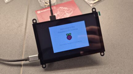 Elecrow RC050S HD Review – A 5″ 800×480 HDMI Display with Capacitive Touchscreen and Speaker for DIY Projects