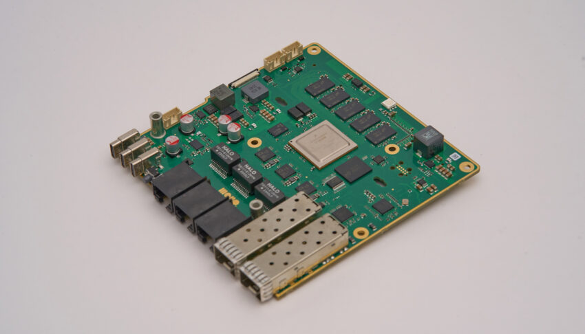 Mono Gateway Development Kit – Open-Source Router Board with LS1046A SoC, 10GbE, and WiFi 6 Support