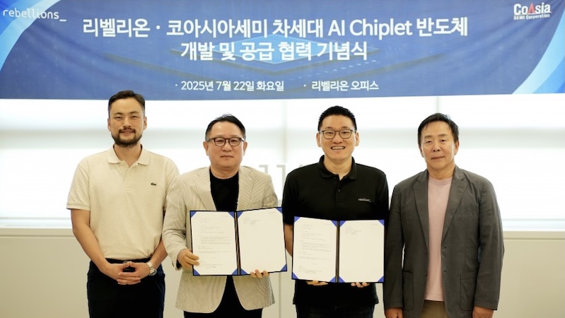 Members of Rebellions and CoAsia SEM stand together to announce agreement.