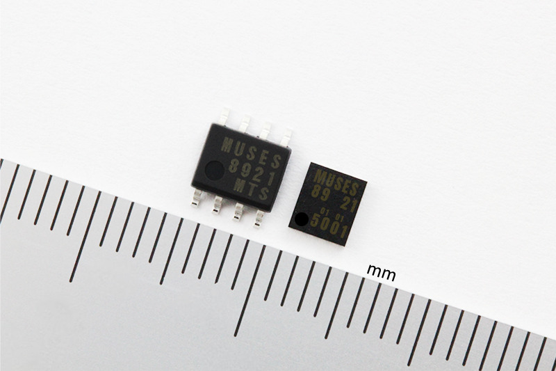 The MUSES8921 comes in an EMP-8-AN (left) and DFN4035-8-GR (right) package