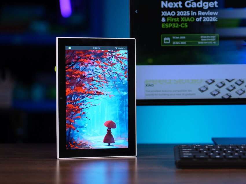 reTerminal D1001 8-inch LCD Touch Display.