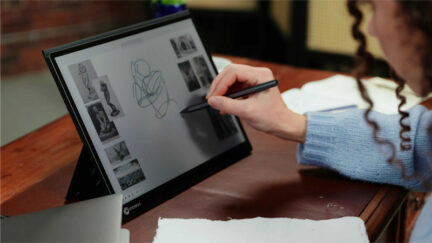 Modos Flow – A 60Hz E-Ink Monitor Powered by AMD Zynq 7000 SoC